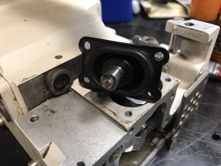 blog_howtoundertakepreventivemaintenancetoyourbagsewingmachine_image2 The bellow looper in a bag sewing machine
