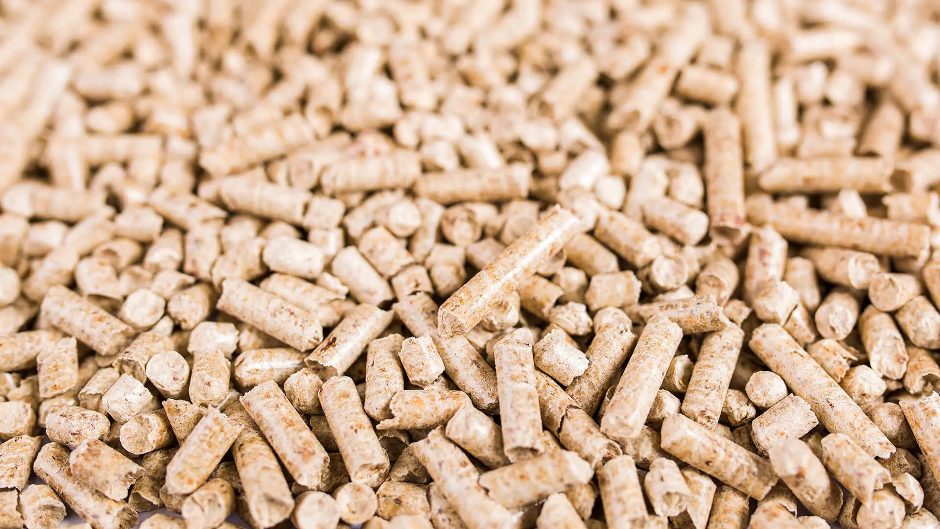 Heating softwood pellets