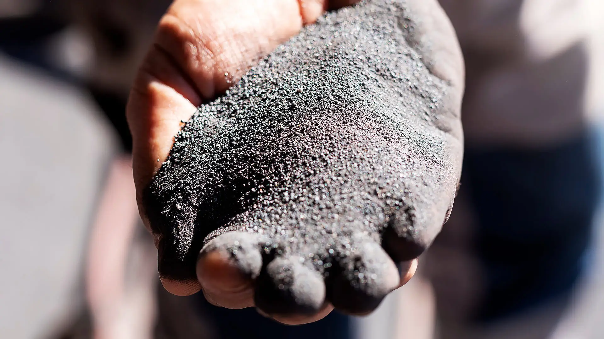 Blasting sand