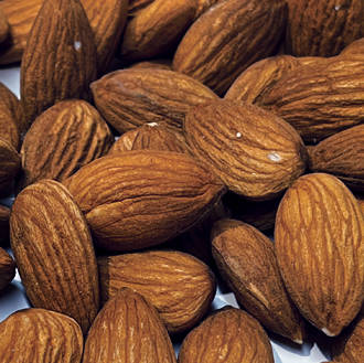 Whole almonds 