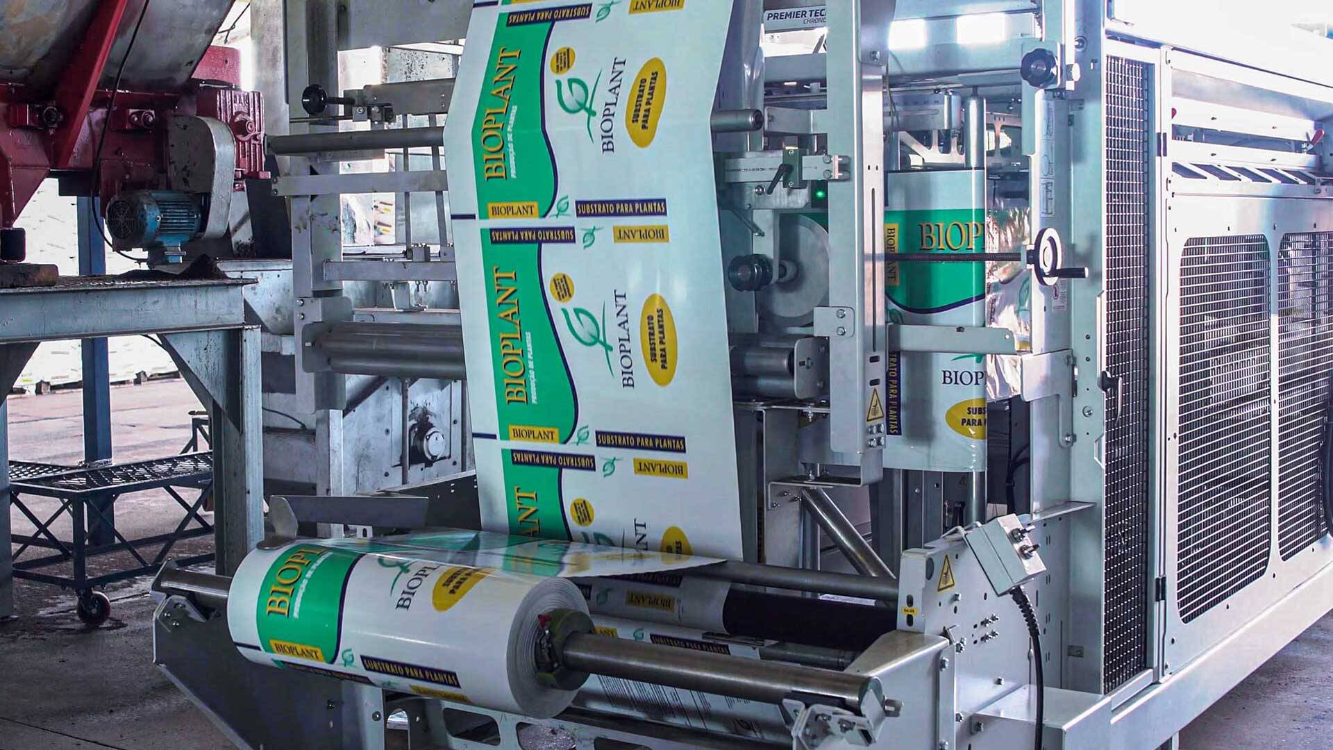 Form fill and seal bagging machine