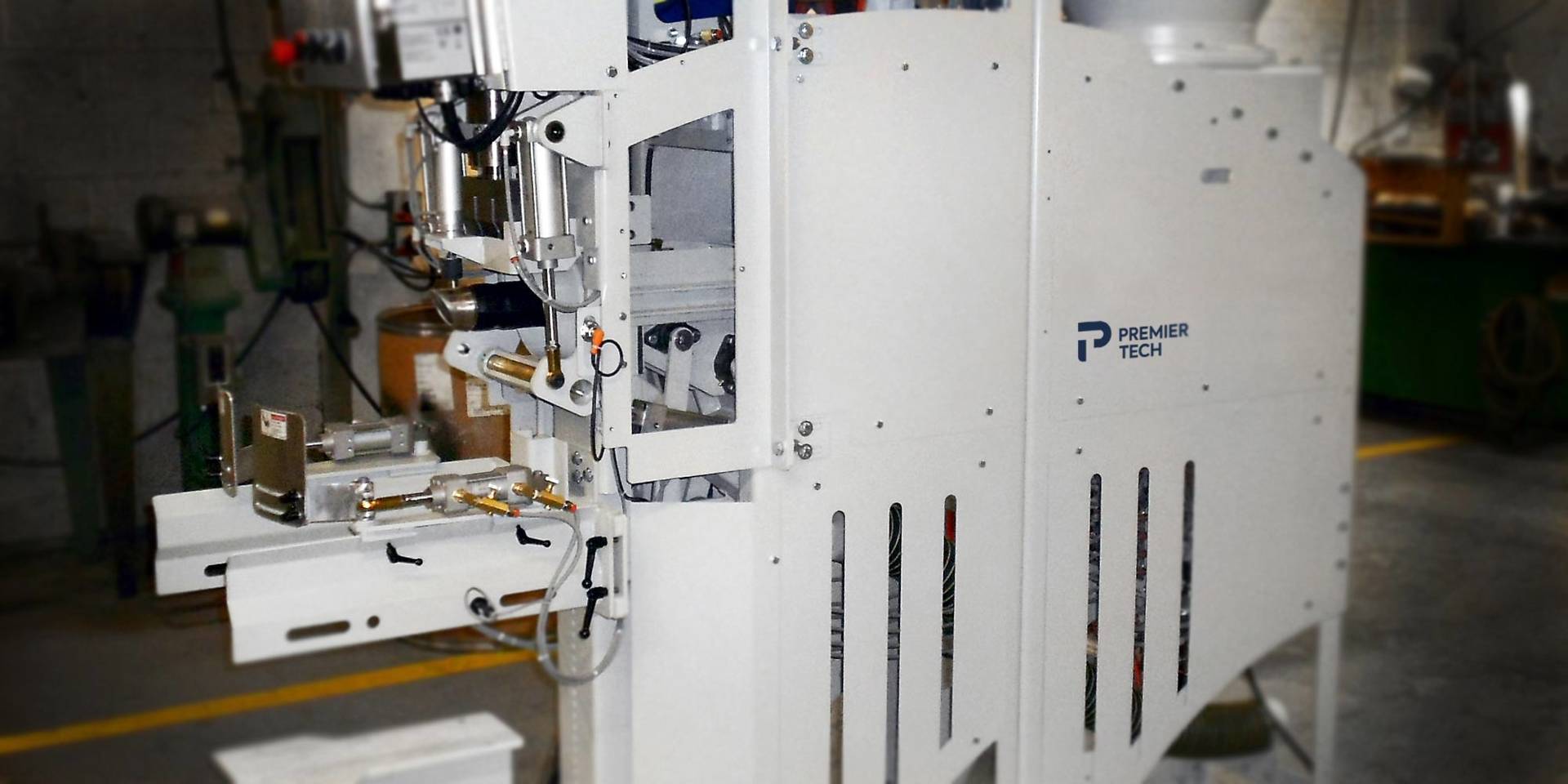 Air packer - packaging equipment in manufacturing plant