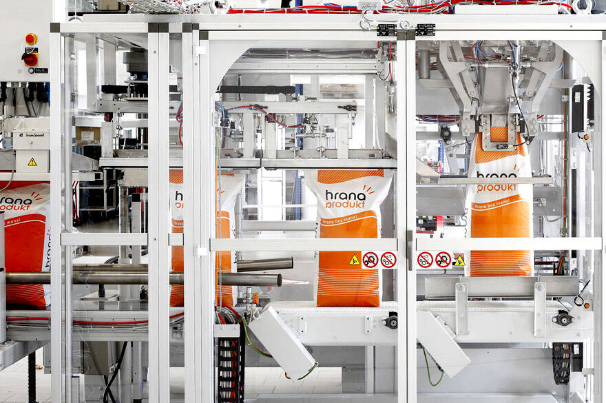 Open-mouth bagging machine