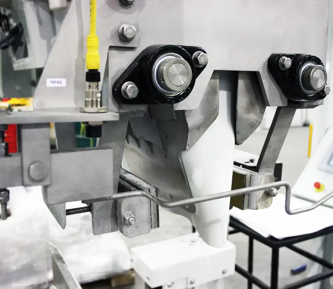 Manual bagging machine with gross weigher close up