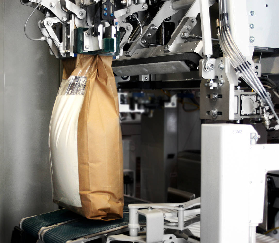 Open mouth bagger OML Series North America - close up bag