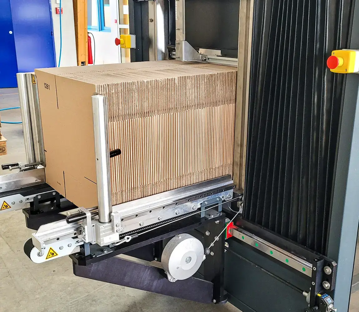 Case erector view of bod loading