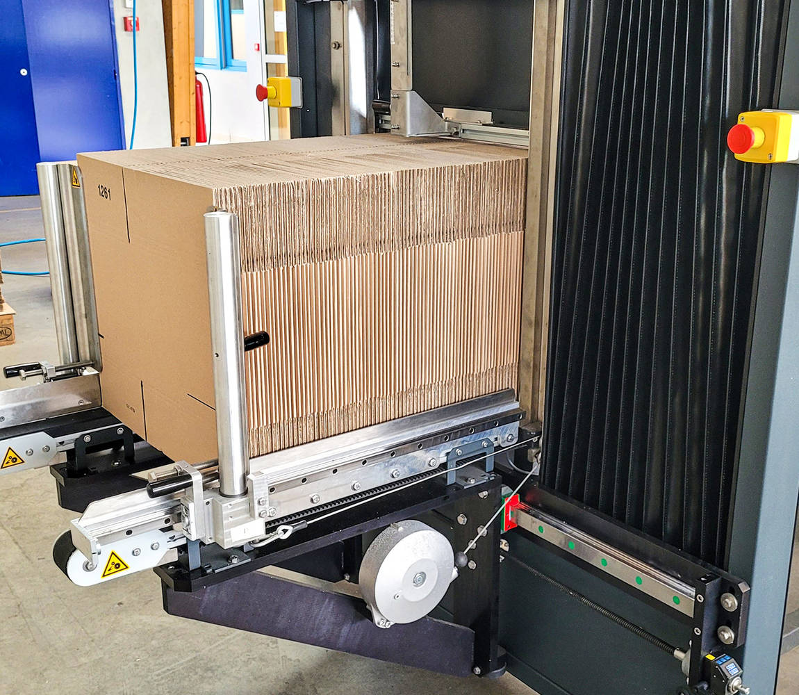 Case erector view of bod loading