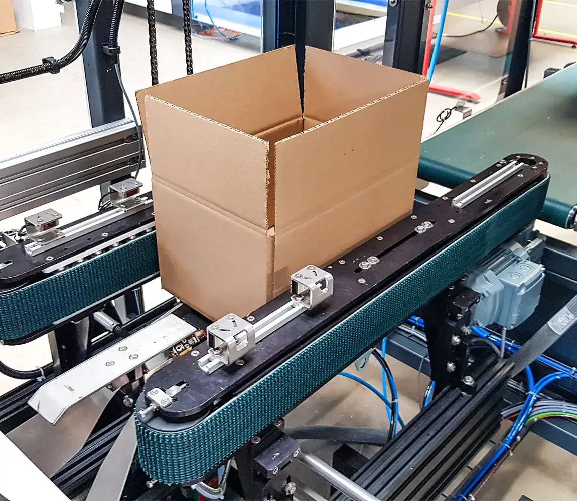 Case erector - conveyor view