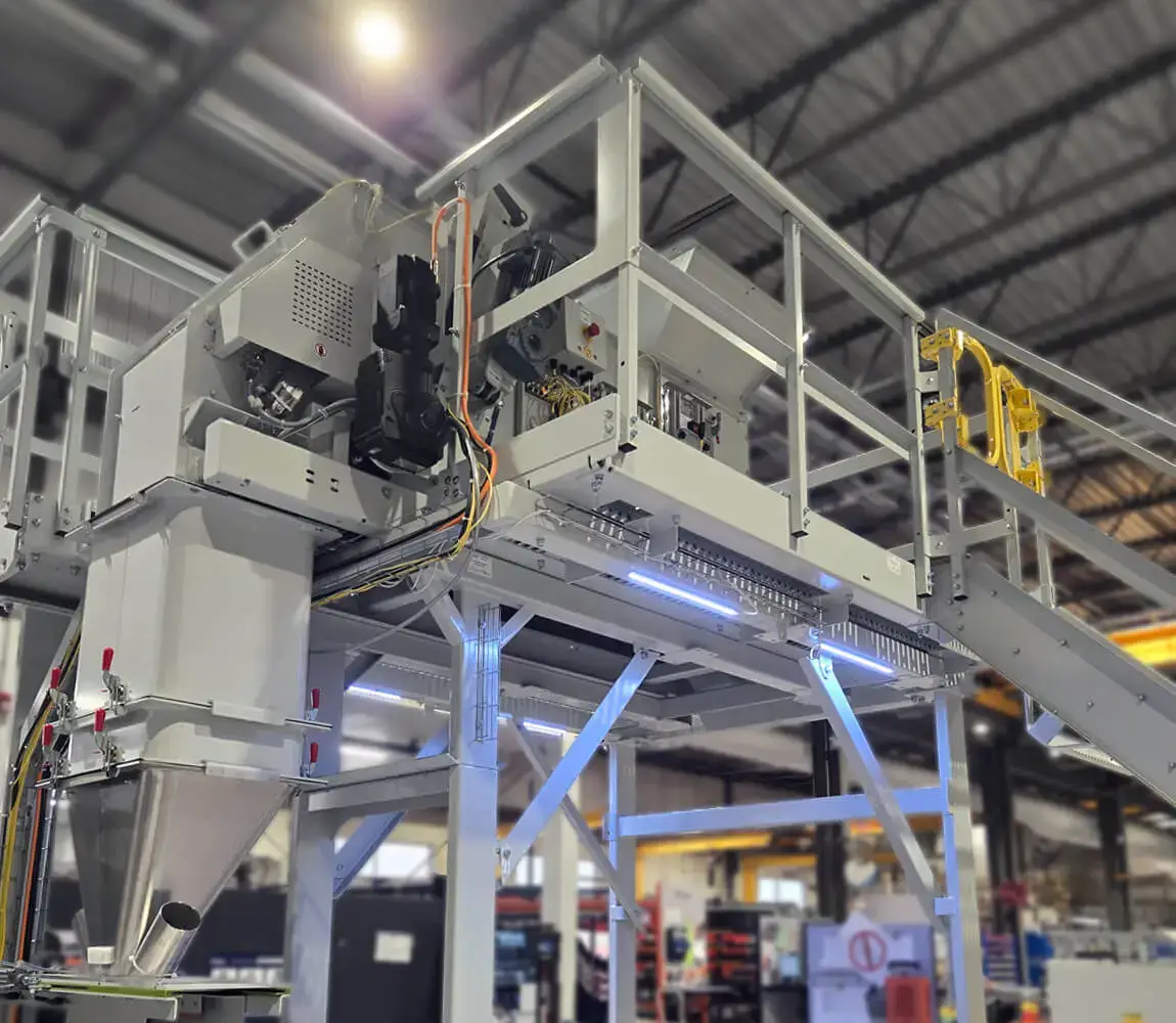 Manual bagger with volumetric feeder platform