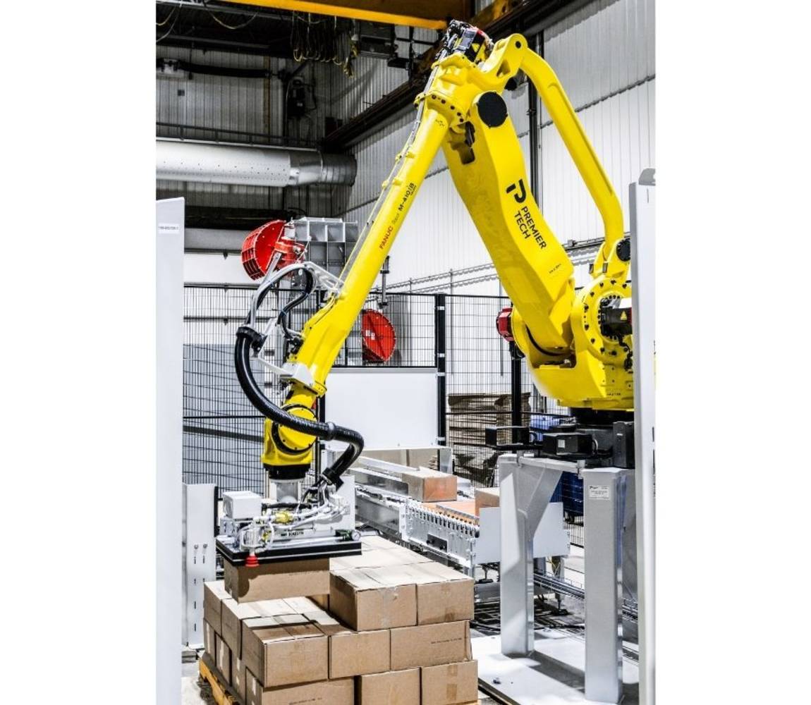Robotic case palletizing Premier Tech