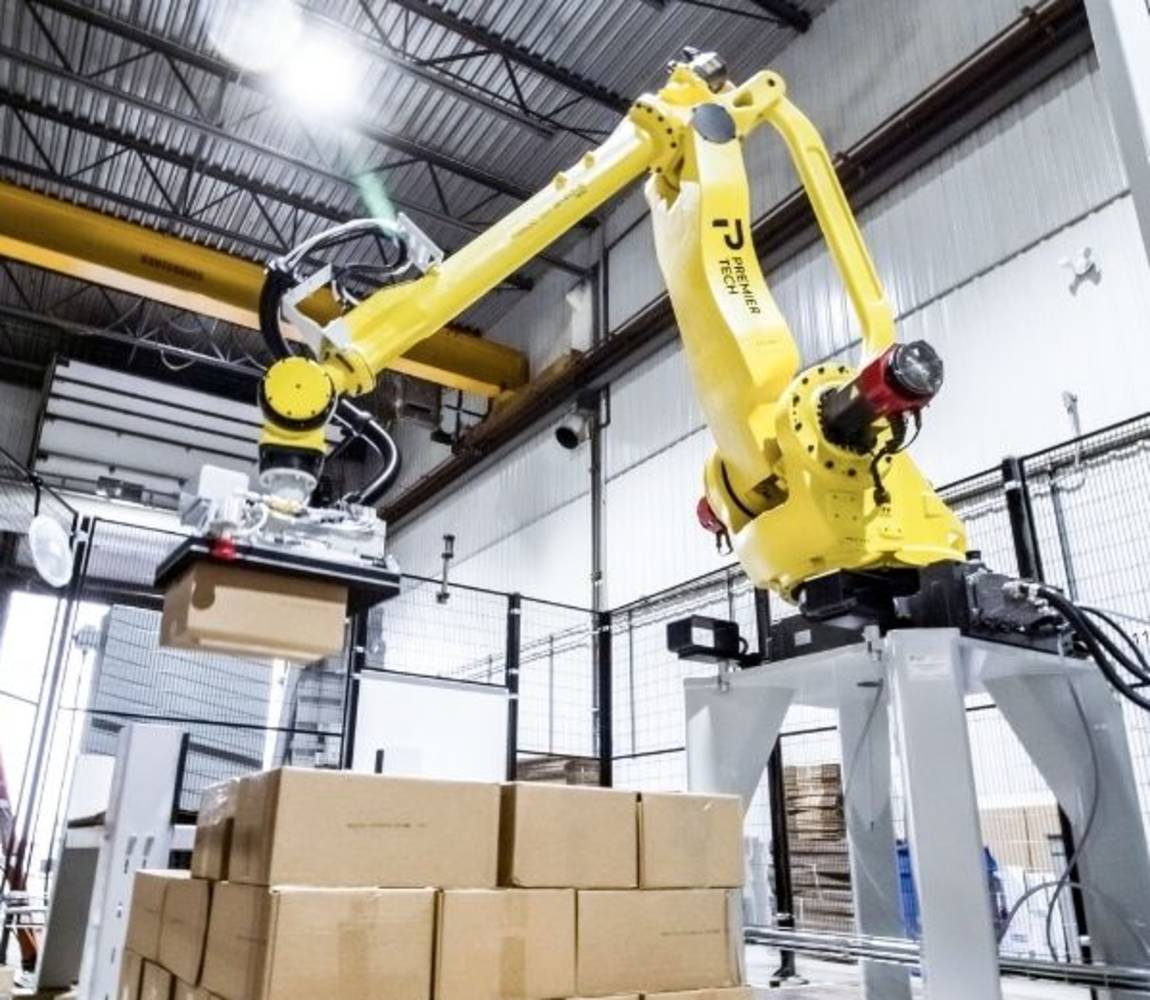 Robotic case palletizer - floor view of the palletizer