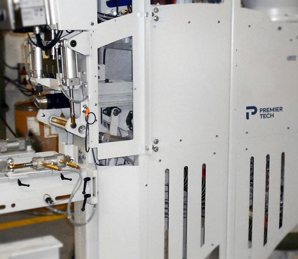 Air packer - packaging equipment in manufacturing plant