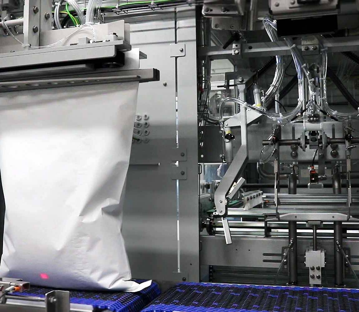 Automatic bagging machines for open-mouth bags