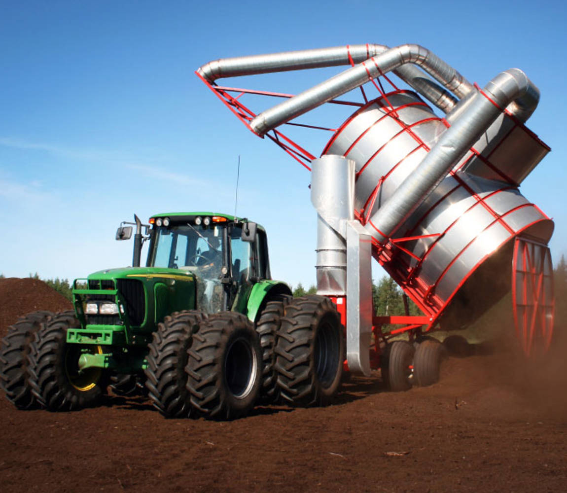 Two-head vacuum peat harvester