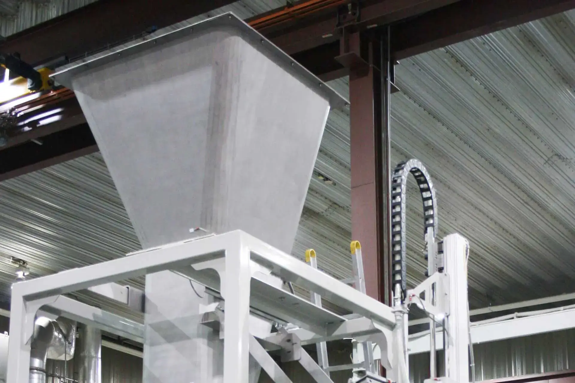 Compact design Premier Tech manual bagger