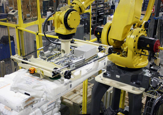 Robotic bag palletizer