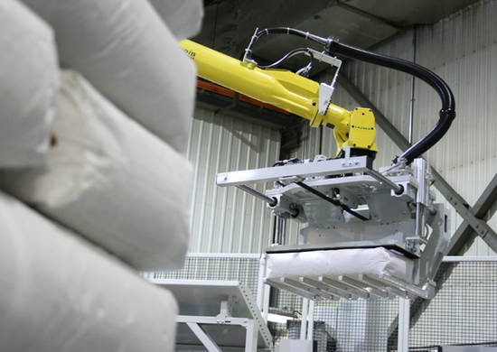 Robotic bag palletizer