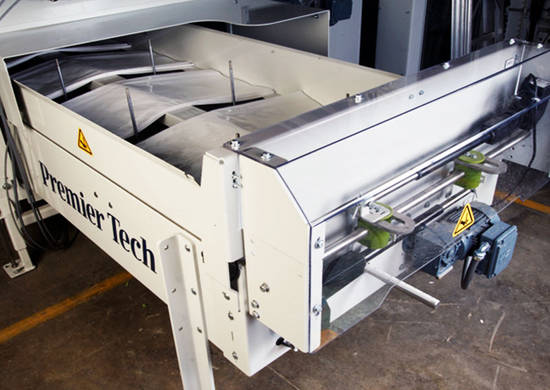 High-speed bagging machine