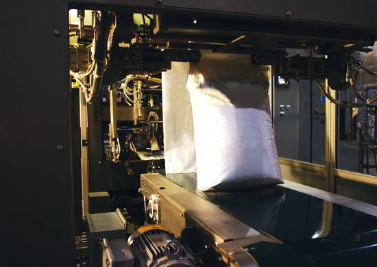 Bag filling machine